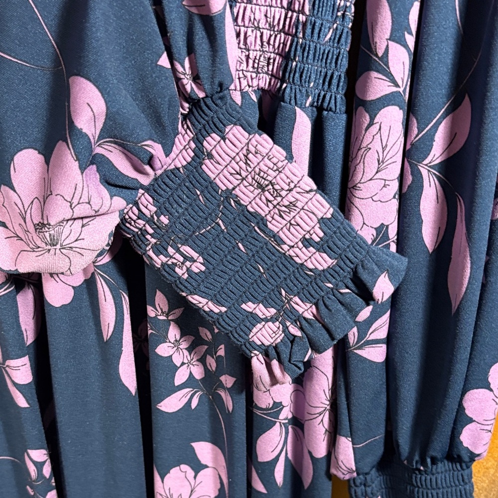 Eloquii Navy and Lavender Floral Dress size‎ 20. Puffy sleeve. Box S - Picture 4 of 7